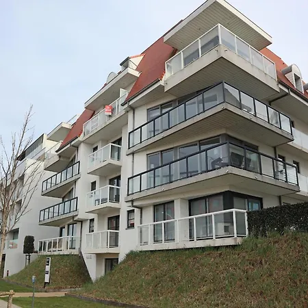 In With Pool Access Apartment