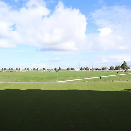 Apartment In With Pool Access