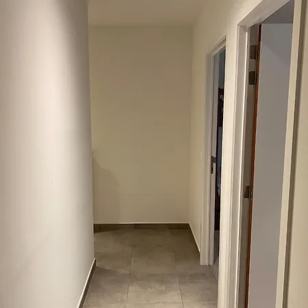 In With Pool Access Apartment *