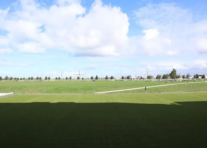 Apartment In With Pool Access