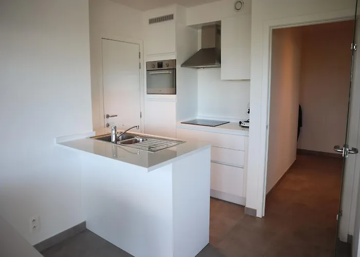 In With Pool Access Apartment *